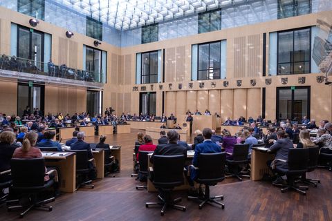 Im Bundesrat wurde jetzt die Umsetzung der EU-Asylreform in deutsches Recht gebilligt. Foto: Soeren Stache/dpa