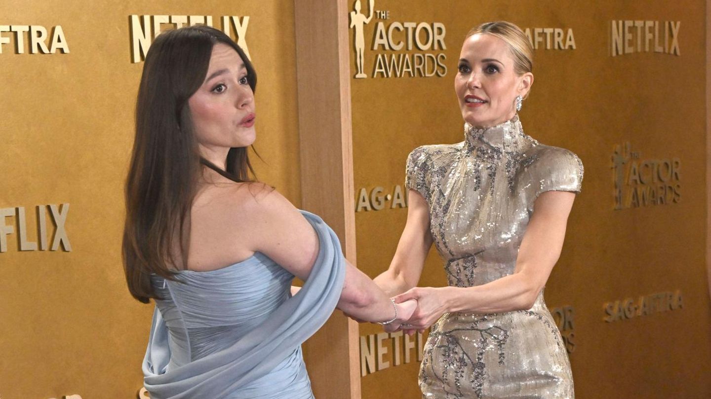 Aimee Lou Wood und Leslie Bibb