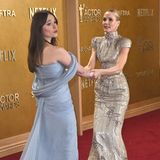 Aimee Lou Wood und Leslie Bibb