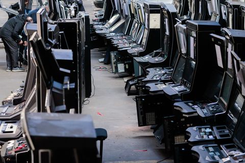 Der unerlaubte Betrieb von Spielautomaten gehört zu den Einnahmequellen der organisierten Kriminalität in Berlin. Immer wieder b