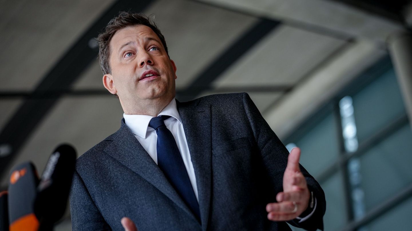 Aus der Berliner SPD-Fraktion gibt es deutliche Kritik an SPD-Parteichef Lars Klingbeil. (Archivbild) Foto: Kay Nietfeld/dpa