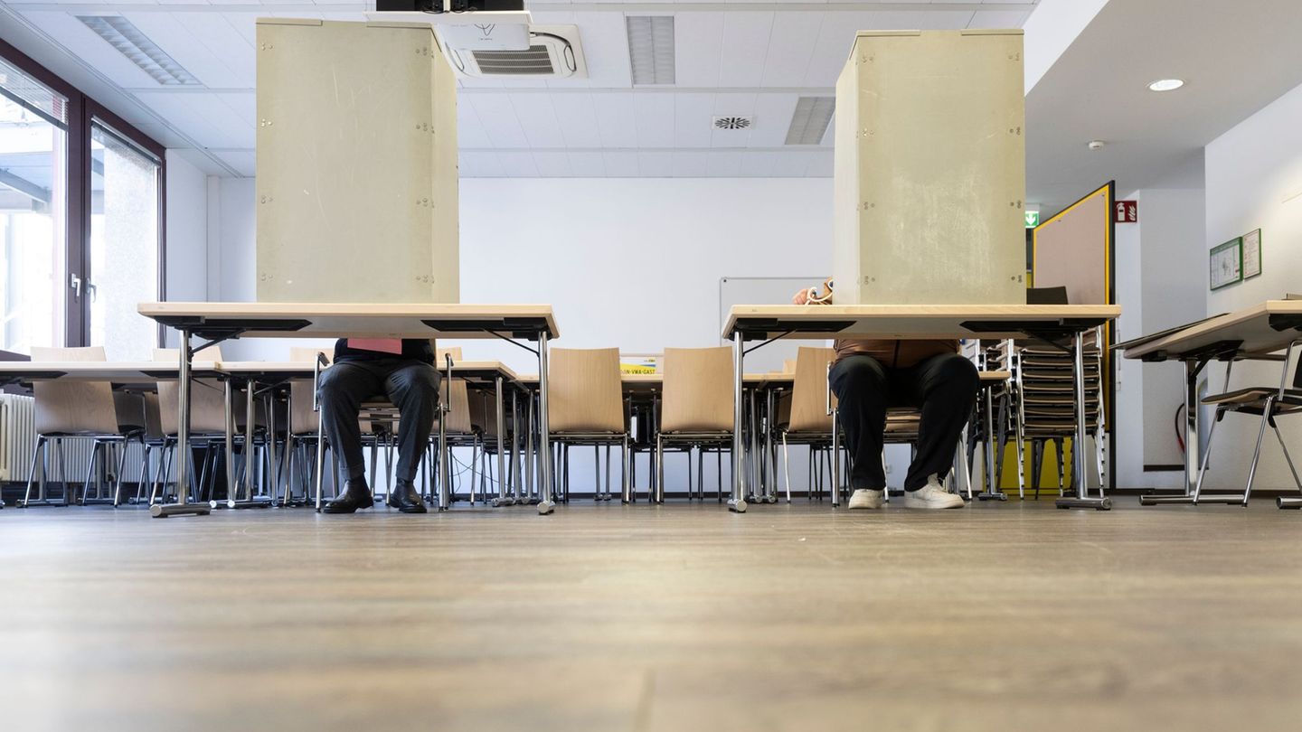 Die Wahl war diesmal ein regelrechter Krimi. Foto: Marijan Murat/dpa