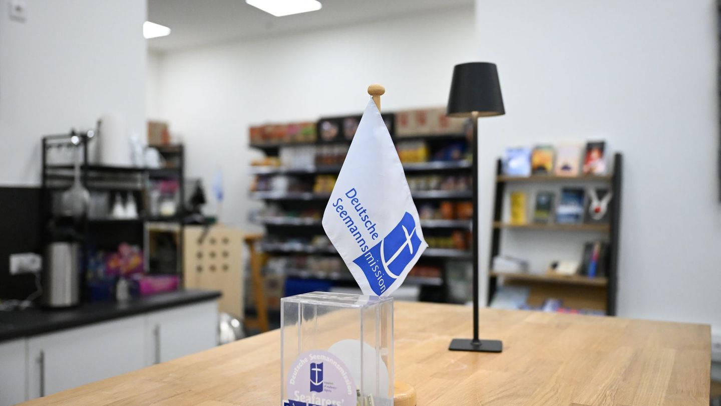 In der neuen "Seafarers' Lounge" können Crewmitglieder von Kreuzfahrtschiffen kurz verschnaufen. Foto: Katrin Luxenburger/dpa