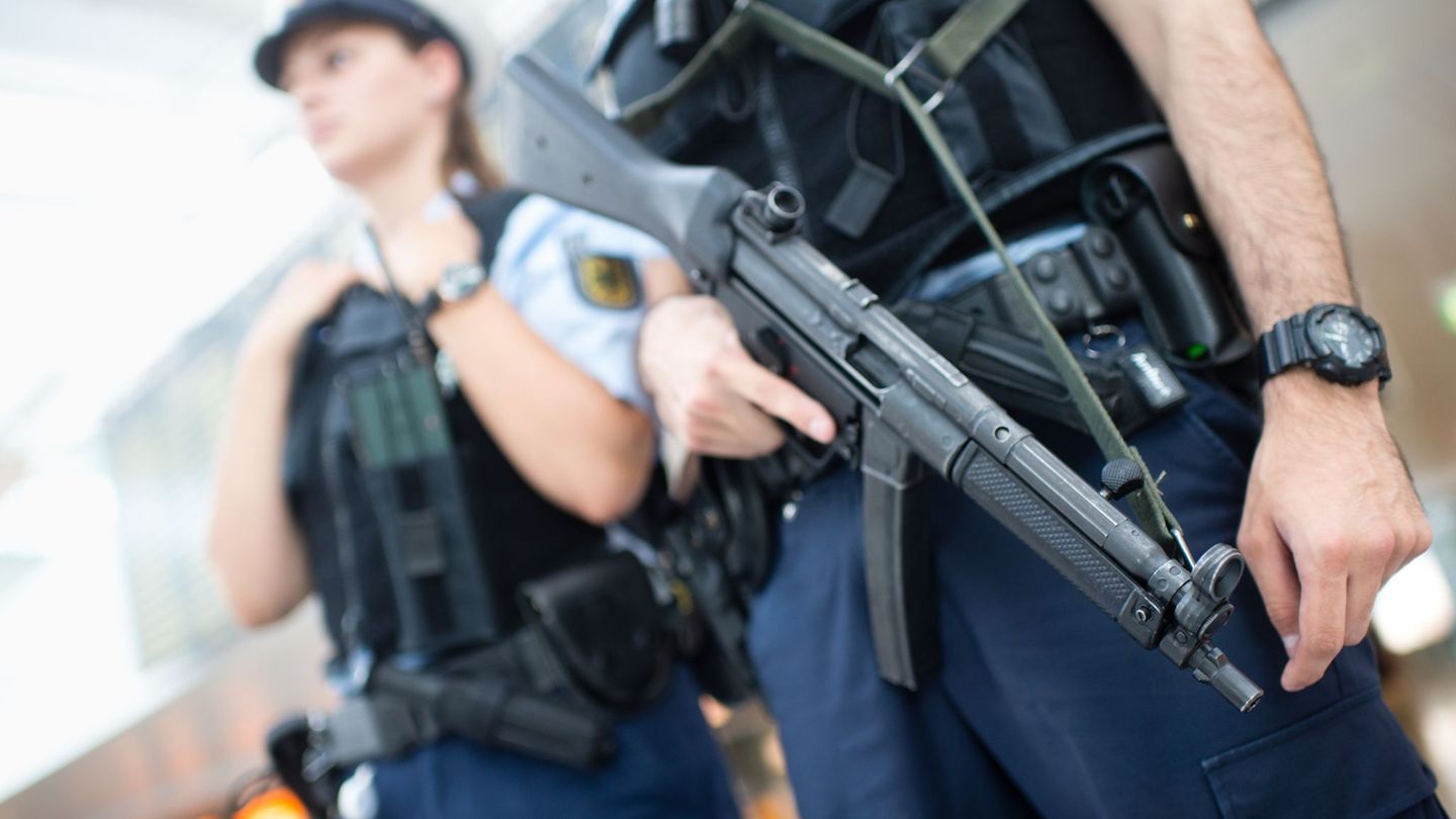 Kräftig abkassiert?: Elf Millionen Euro Schmiergeld vermutet - Mann in U-Haft