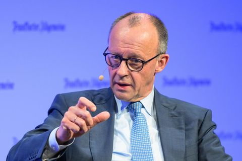 Bundeskanzler Friedrich Merz (CDU) spricht auf dem "FAZ"-Kongress