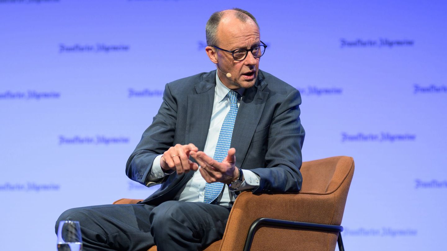 Der Kanzler kritisiert den US-Präsidenten erneut hart. Foto: Hannes P. Albert/dpa