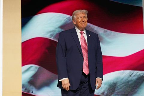 Trump droht Kuba. Foto: Mark Schiefelbein/AP/dpa