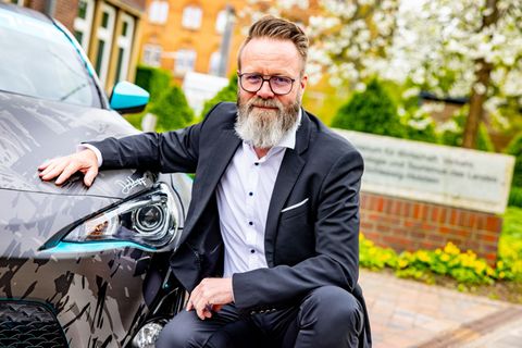 Schleswig-Holsteins Verkehrsminister Claus Ruhe Madsen (CDU) freut sich über die Quote sauberer Autos der öffentlichen Hand. (Ar
