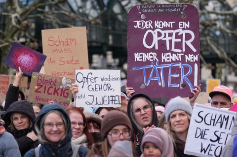 Tausende Menschen versammeln sich seit Tagen in ganz Deutschland auf den Straßen. (Archivbild) Foto: Marcus Brandt/dpa