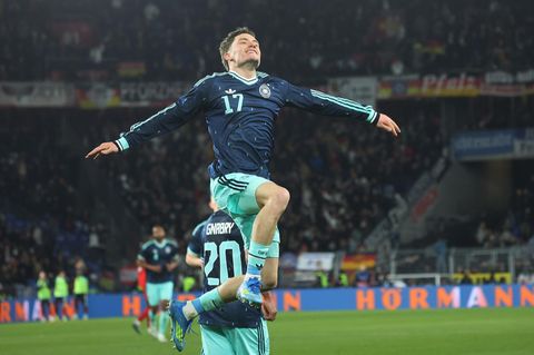 Florian Wirtz jubelt nach seinem Tor beim DFB-Sieg im Testspiel vor der Schweiz