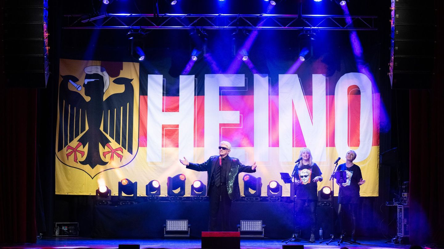 Auftritt in Brandenburg: Nach Hymnen-Eklat: Heino gibt Solidaritäts-Konzert
