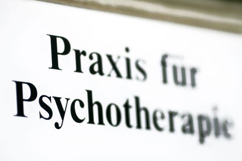 4,5 Prozent weniger Honorare ab 1. April: Die beschlossenen Honorarkürzungen für Psychotherapeuten könnten die Versorgungslage f
