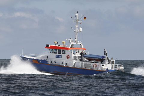 Die Polizei sucht. Wo ist der Wal?