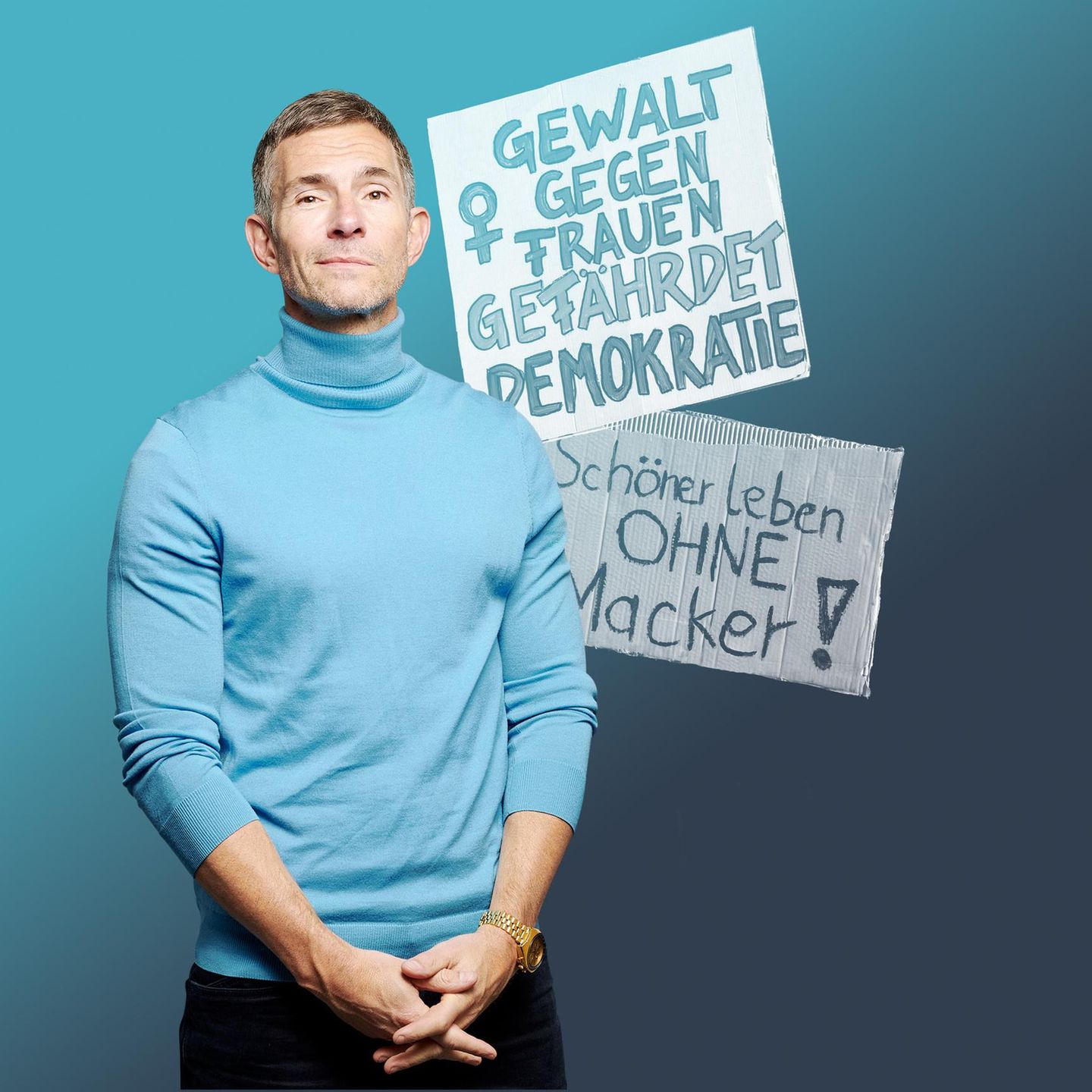 Montage zeigt Micky Beisenherz vor zwei Demo-Plakaten