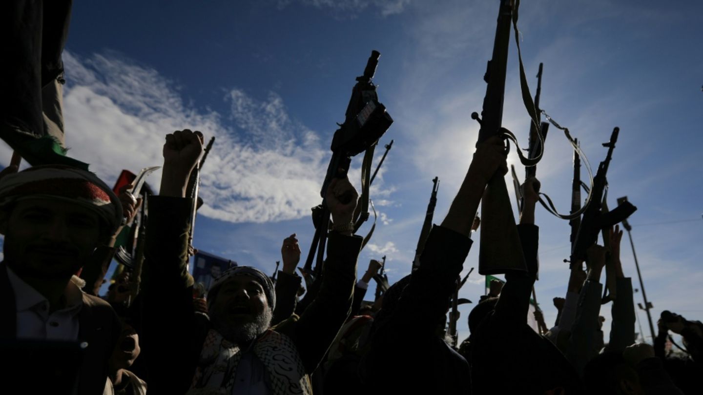 Huthi-Miliz im Jemen greift mit Raketenangriff auf Israel in Iran-Krieg ein