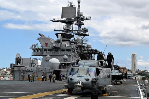 Hubschrauber an Bord der "USS Tripoli"