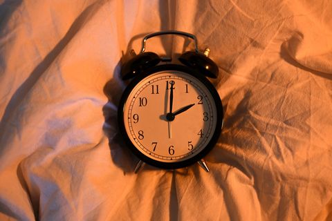 In Deutschland und den meisten Ländern Europas gilt wieder die Sommerzeit (Symbolbild) Foto: Elisa Schu/dpa