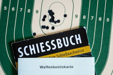 "Reichsbürger" leugnen die Existenz der Bundesrepublik Deutschland und lehnen die staatliche Rechtsordnung ab. (Symbolbild) Foto