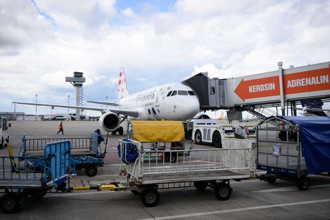 Mit Beginn des Sommerflugplans können vom Hauptstadtflughafen BER aus neue Ziele bereist werden. (Archivbild) Foto: Bernd von Ju