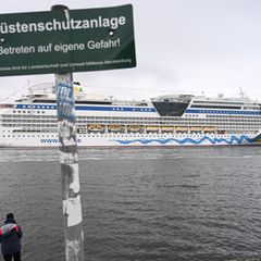 Das erste Kreuzfahrtschiff der neuen Saison hat in Rostock-Warnemünde festgemacht. 2026 sind etwas weniger Anläufe angekündigt a