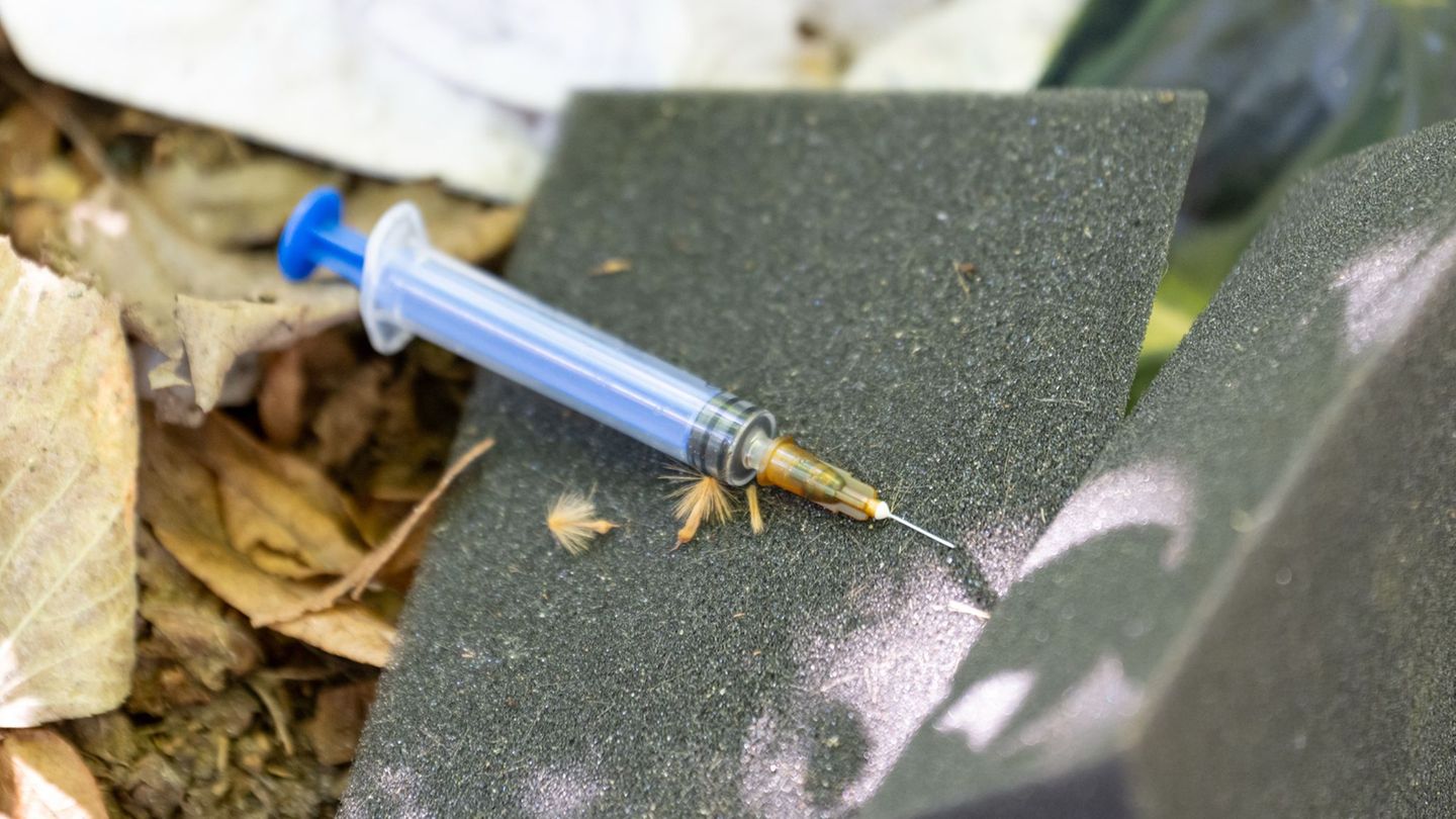 Vermülltes Treppenhaus: Wohnungsgesellschaft will Hochhausbewohner besser schützen