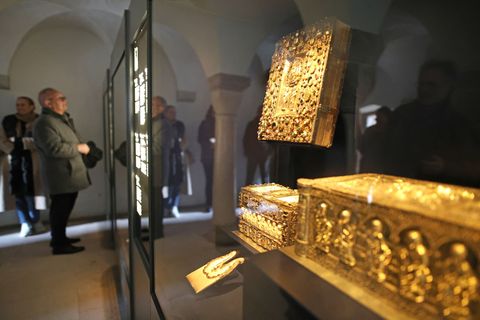 Die Schatzkammern des Domschatzes Quedlinburg wurden neu gestaltet. (Archivbild) Foto: Matthias Bein/dpa