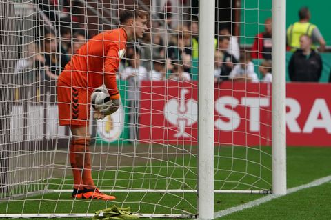 Torwart Marius Liesegang hielt für Jena in Erfurt im Elfmeterschießen zwei Bälle. (Archivbild) Foto: Marcus Brandt/dpa