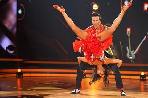 Spitzenleistung am Sonntag: Malika Dzumaev mit Joel Mattli als Elvis.