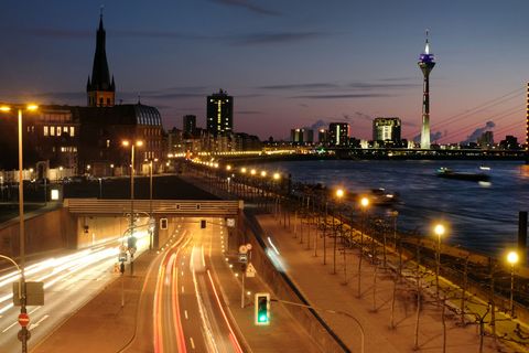 Der Rheinufertunnel bleibt für vier Wochen gesperrt. (Archivbild) Foto: Martin Gerten/dpa