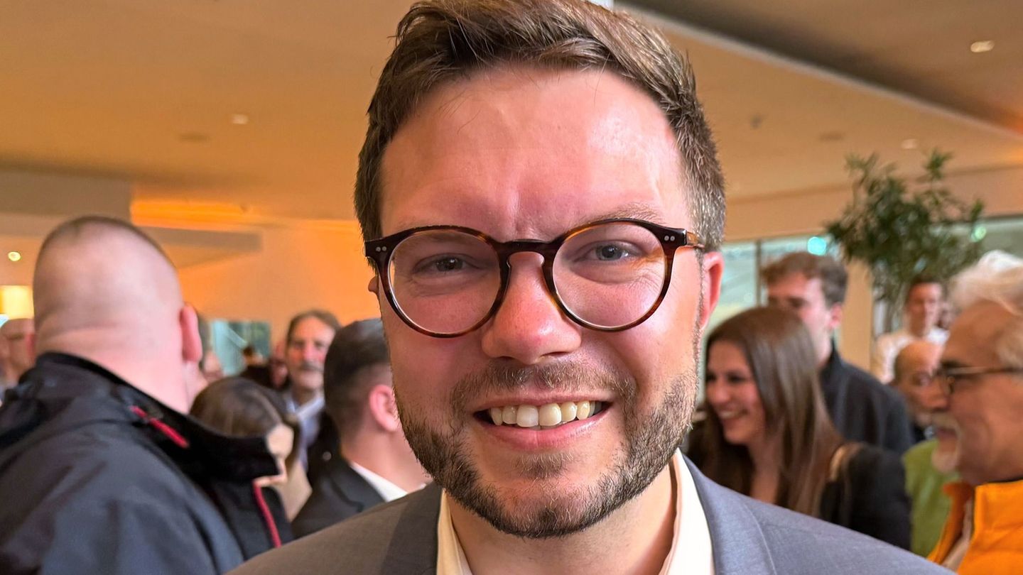 Maximilian Bieri (SPD) hat die OB-Stichwahl in Hanau klar gewonnen und wird künftig als neuer Oberbürgermeister die Geschicke im