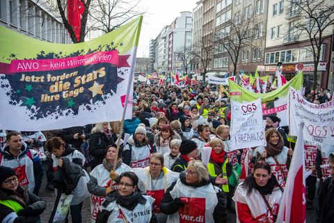 Die vierte Verhandlungsrunde im Tarifkonflikt um die Awo NRW startet in Düsseldorf. Vorerst sind keine neuen Warnstreiks geplant