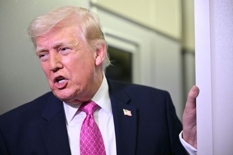 Trump an Bord der Präsidentenmaschine Air Force One