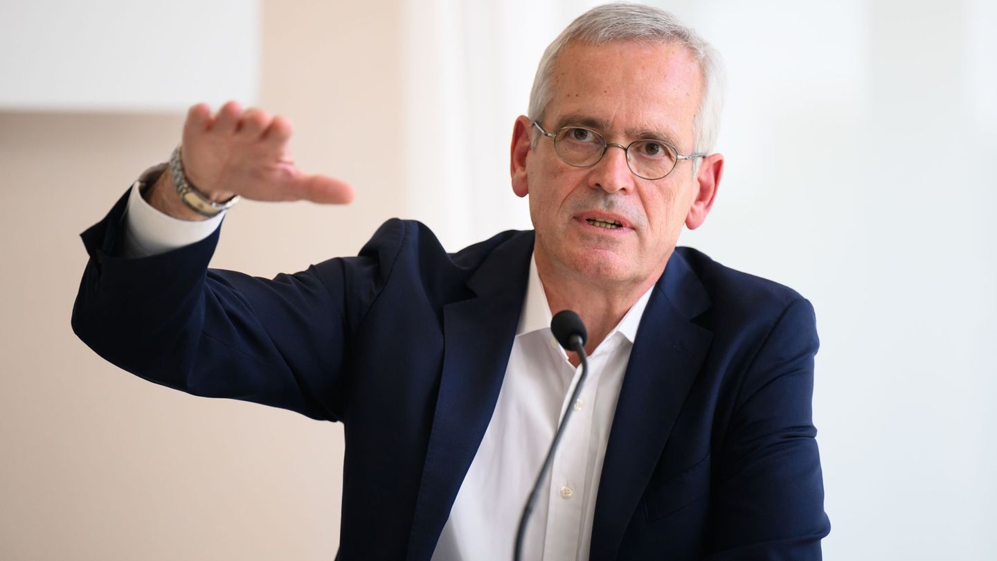 Parteien: Freie Wähler-Chef Weidinger tritt zurück