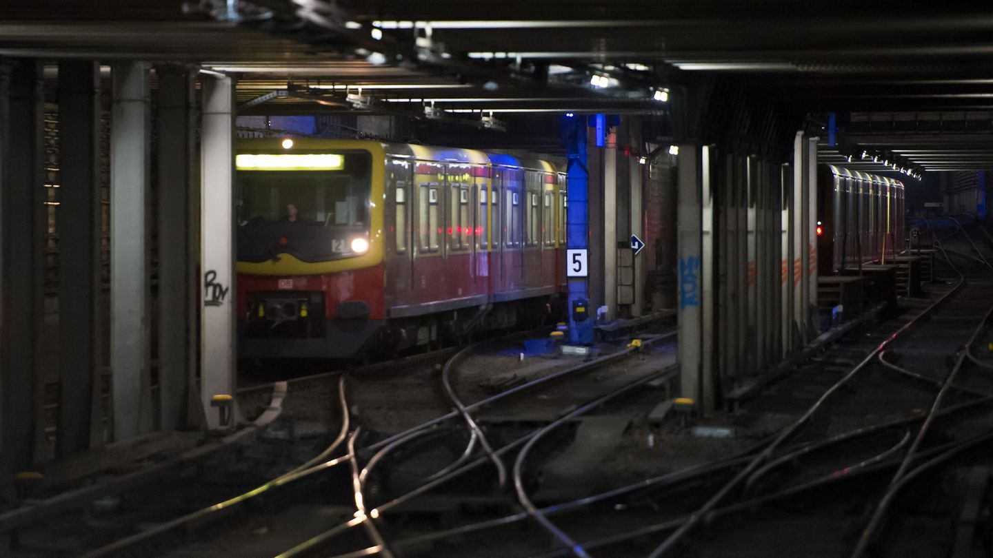 Verkehr: Unbekannter stört S-Bahn-Verkehr am Potsdamer Platz