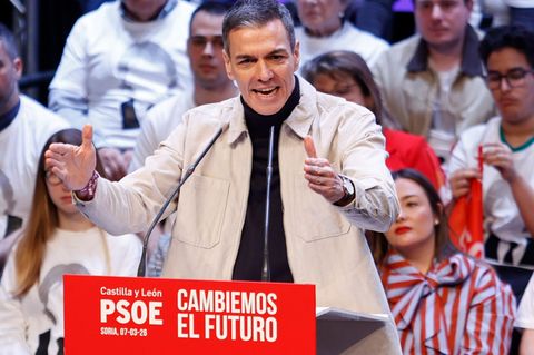 Sánchez ist ein Gegner der militärischen Operationen gegen den Iran. (Archivbild) Foto: Concha Ortega Oroz/EUROPA PRESS/dpa