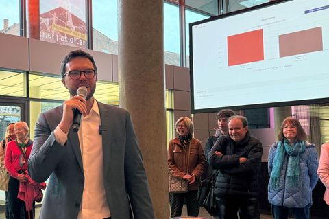 "Der Oberbürgermeister ist kein kleiner König, sondern ein großer Diener", sagte der künftige Hanauer OB Bieri (SPD) nach seinem