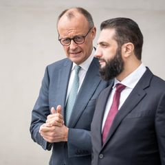 Friedrich Merz und Syriens Machthaber Ahmed Al-Scharaa am Montag im Kanzleramt