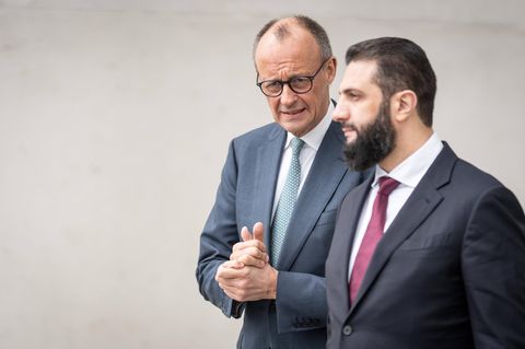 Friedrich Merz und Syriens Machthaber Ahmed Al-Scharaa am Montag im Kanzleramt