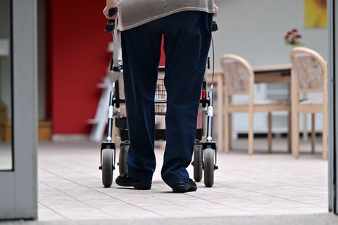 In Thüringen macht sich der demografische Wandel immer stärker bemerkbar. Die Bevölkerungszahl soll Prognosen zufolge immer weit