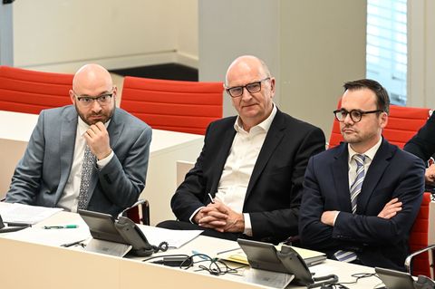 Brandenburgs Gesundheitsminister René Wilke (links/SPD) und Innenminister Jan Redmann (rechts/CDU) erhalten einen zweiten Staats