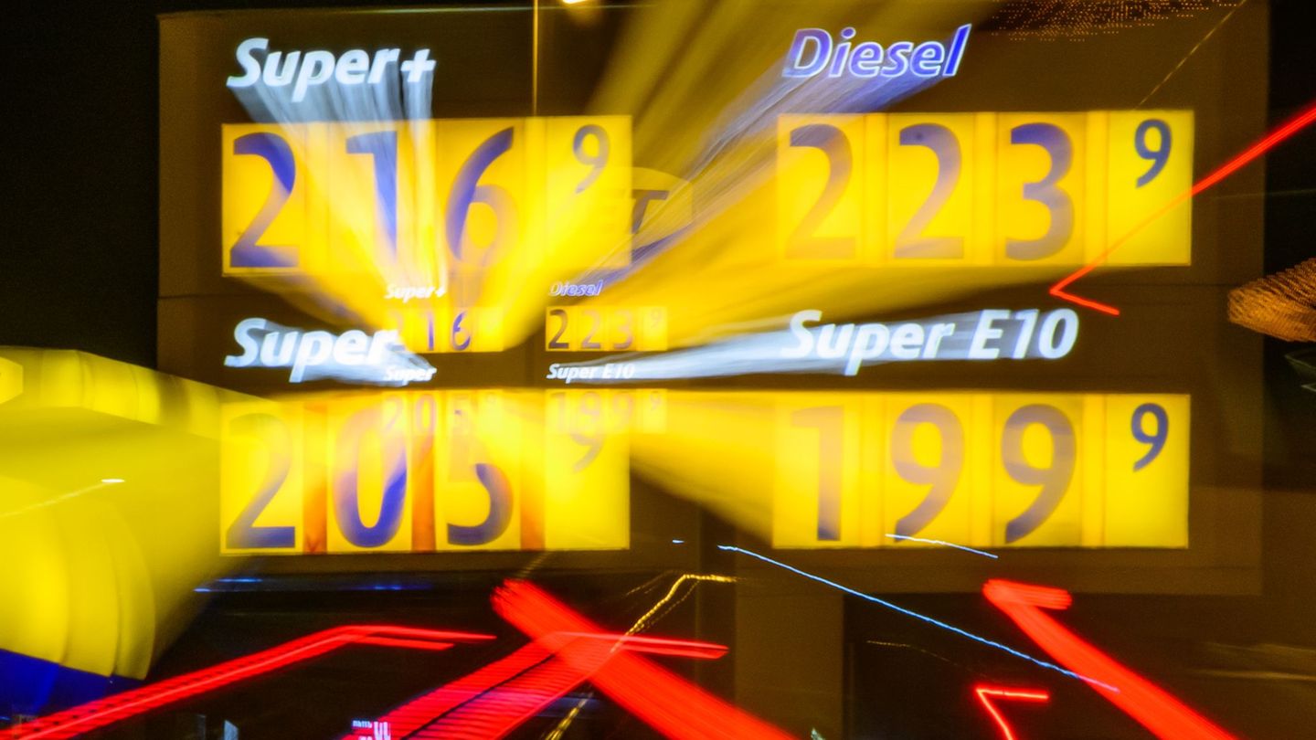 Die Preise für Sprit sind deutlich gestiegen. Foto: Hendrik Schmidt/dpa