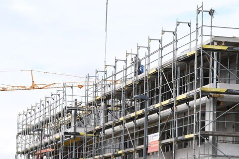 Die Wirtschaftsleistung im Baugewerbe Nordrhein-Westfalens ist im vergangenen Jahr preisbereinigt gesunken, und zwar um 2,0 Proz