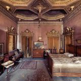 In diesem Palazzo in der italienischen Provinz Pavia ließen die ehemaligen Bewohner persönliche Gegenstände und Fotos ebenso zurück wie die Inneneinrichtung. Das einsturzgefährdete Gebäude wird auch „Villa Alchimista“ genannt.