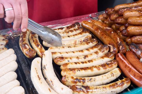 Um die Inflationsrate zu berechnen, schauen sich die Statistiker die Preisentwicklung bei sehr vielen Produkten und Dienstleistu