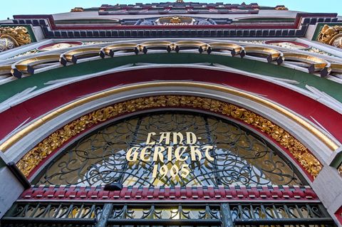 Das Landgericht Halle verhandelt den Fall des verbrühten zweijährigen Mädchens wieder ab dem 21. April. (Symbolbild) Foto: Hendr