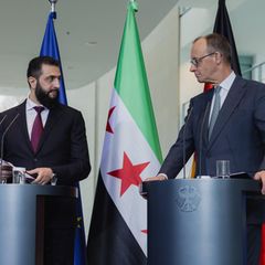 Bundeskanzler Friedrich Merz mit dem syrischen Präsidenten Ahmed alScharaa in Berlin