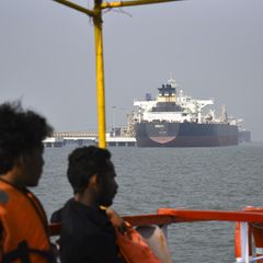 Der Frachter „Shenlong“ konnte Rohöl durch die Straße von Hormus nach Indien transportieren