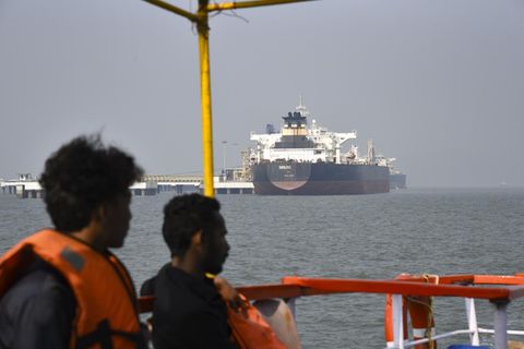 Der Frachter „Shenlong“ konnte Rohöl durch die Straße von Hormus nach Indien transportieren