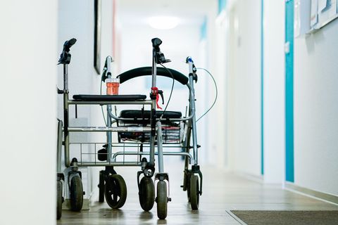 Viele in der Pflege beschäftigte Menschen fühlen sich von der Pflegekammer nicht vertreten und wollen kein Geld für die Pflichtm