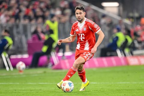 Abschied im Sommer: Raphaël Guerreiro verlässt den FC Bayern. (Archivbild) Foto: Harry Langer/dpa